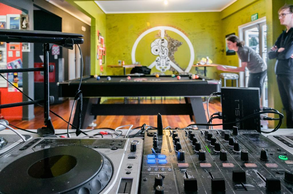 Crash Palace Backpackers Rotorua Bagian luar foto